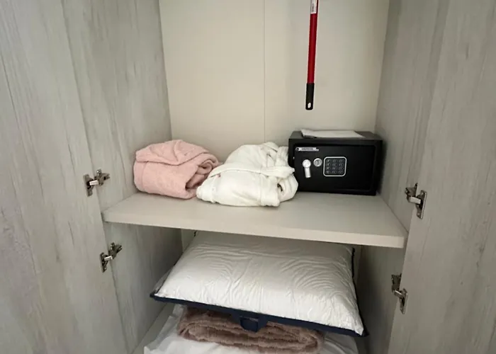 Youroominrome 4*