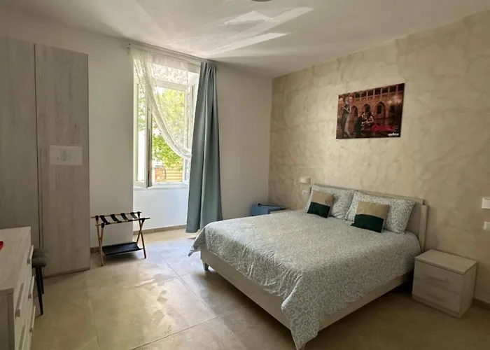Youroominrome Rom