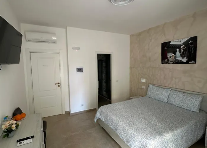 Youroominrome 4* Rom